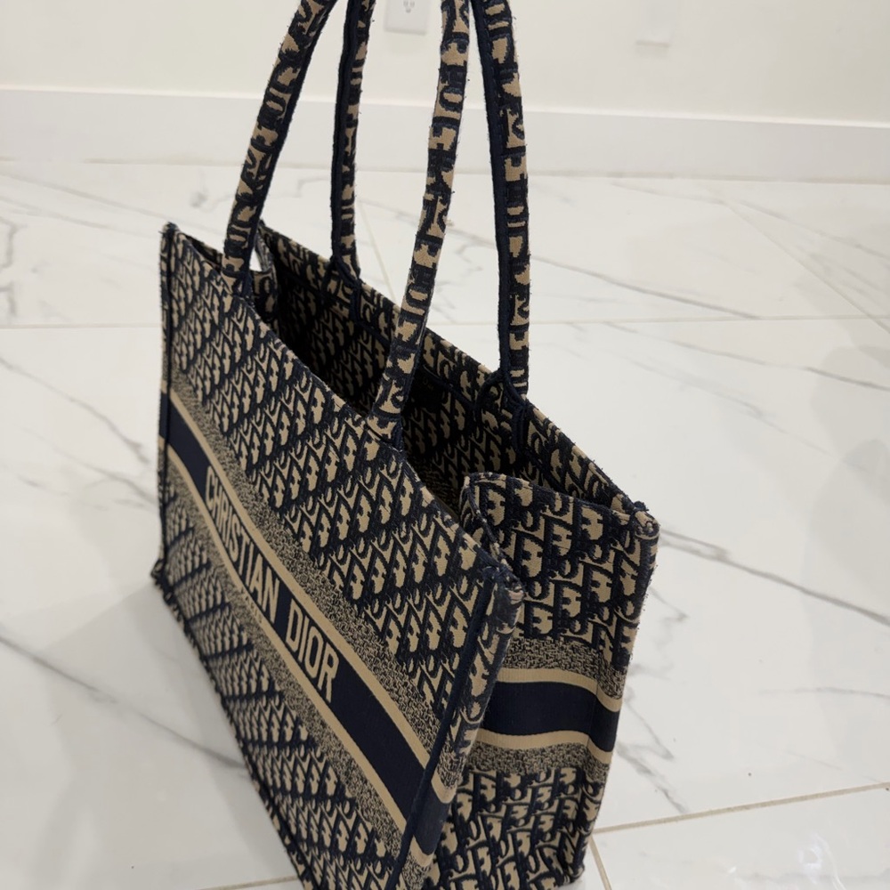 Dior Elegant Navy and Beige Tote - Picture 2 of 6